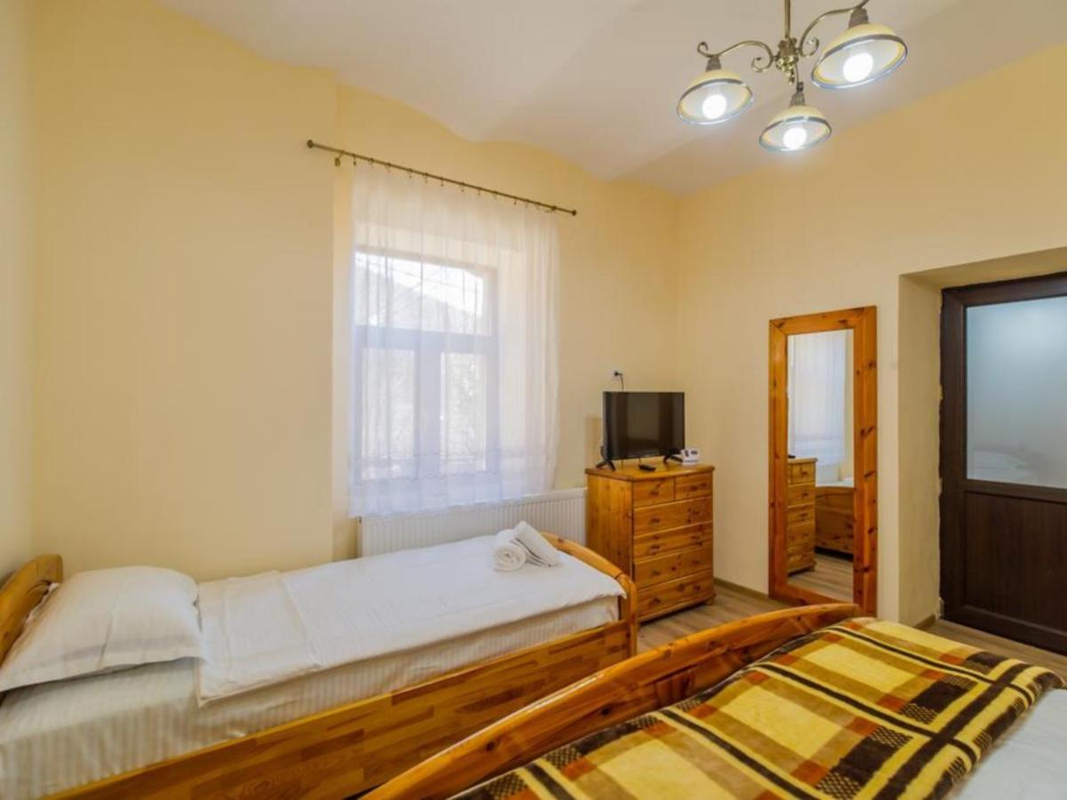 Apartment Carol Private Yard With Barbeque And Parking Sinaia Extérieur photo